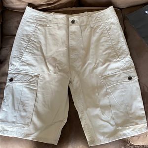 Levi’s White Cargo Shorts W31